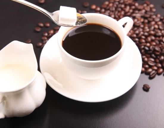 Cantitatea recomandata de cafea zilnic si riscurile depasirii