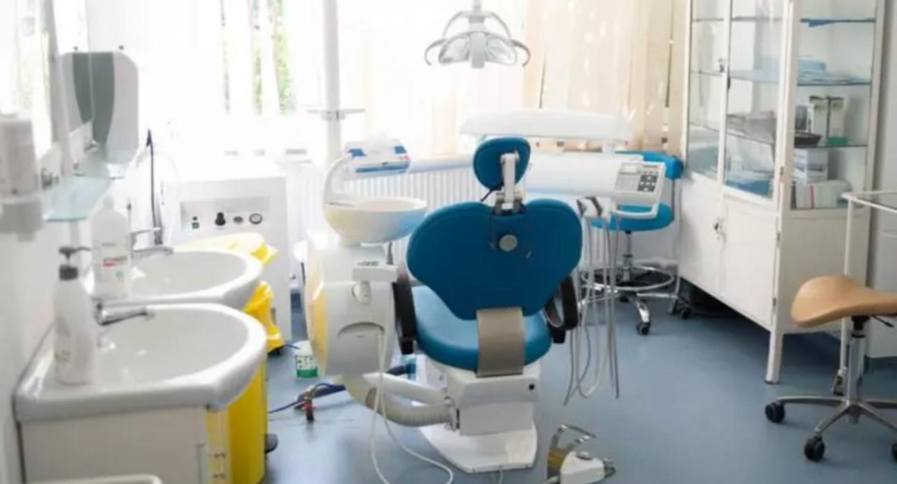 Consiliul Concurentei investigheaza Colegiul Medicilor Stomatologi din Romania