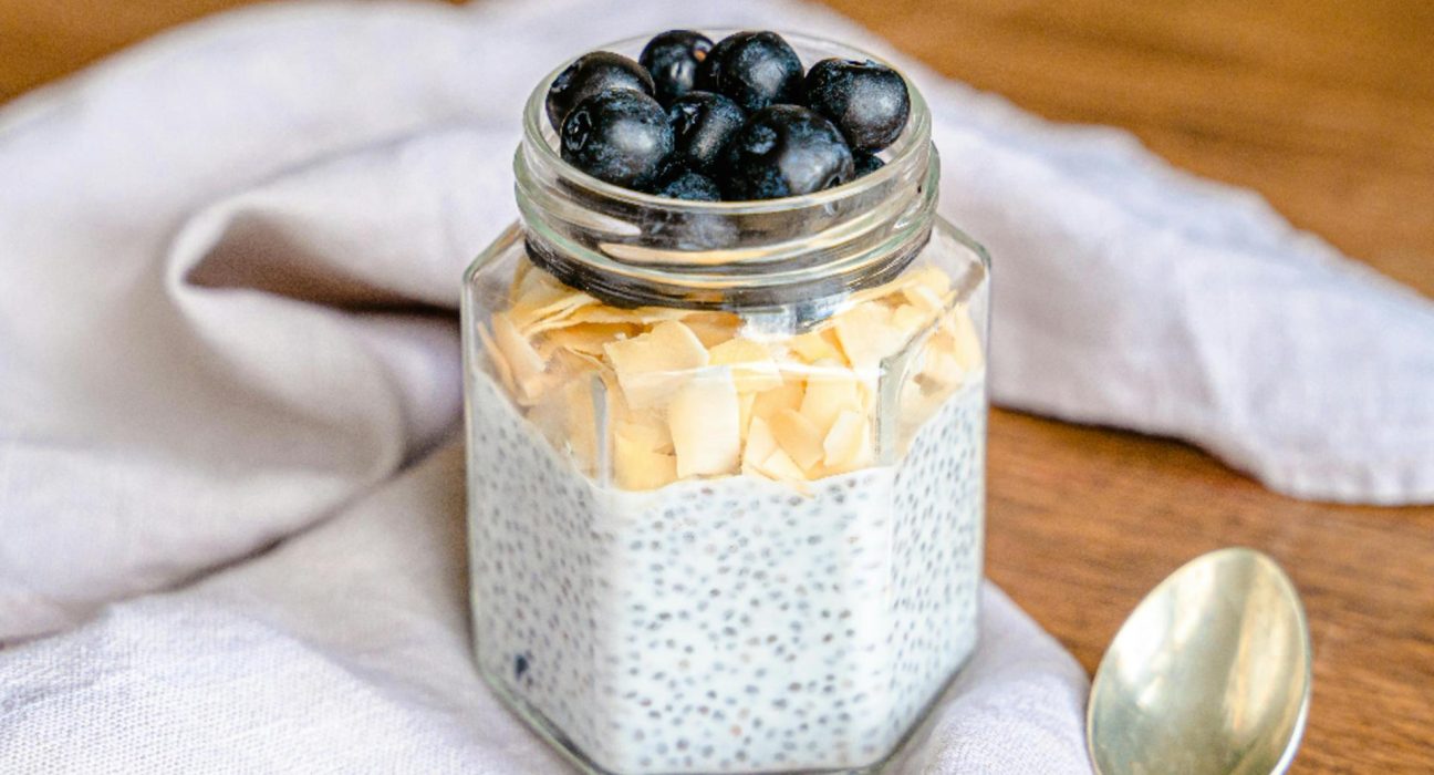 Budinca de banane afine si chia Desert de post