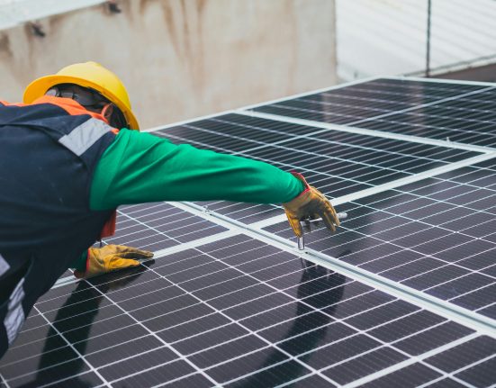 casa-verde-fotovoltaice:-justiția-forțează-afm-și-bnr-să-respecte-legea-după-trei-decizii-consecutive