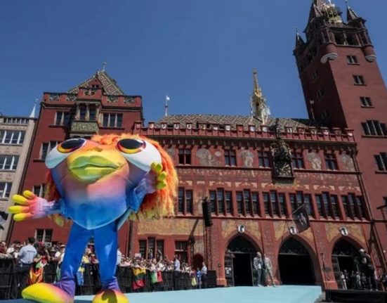 Parada si protestele la deschiderea Eurovision