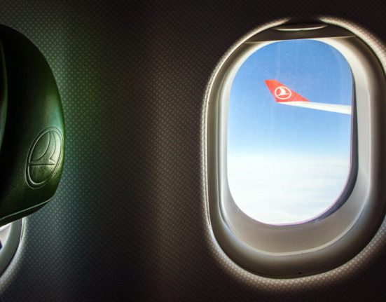 Turcia impune un regulament nou pentru pasageri in avion