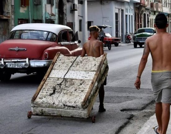 Cuba cresterrea tarifelor mobile starneste furia studentilor