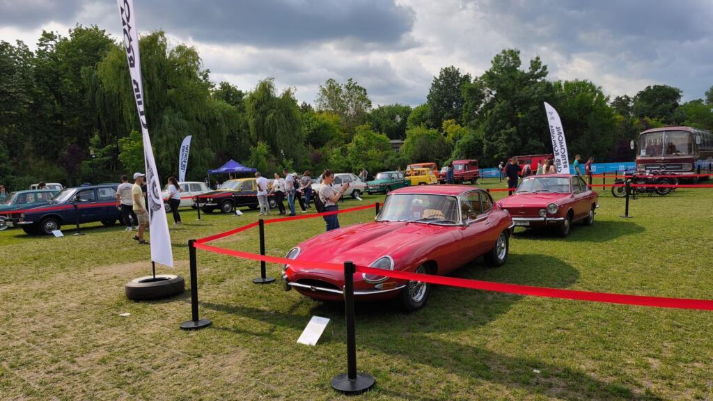 Expoziie unic de automobile de epoc la Cotroceni