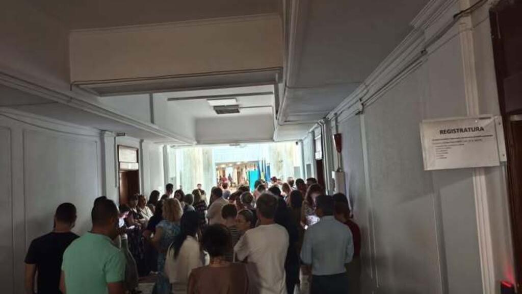 Protestele continua dupa OUG privind sporurile