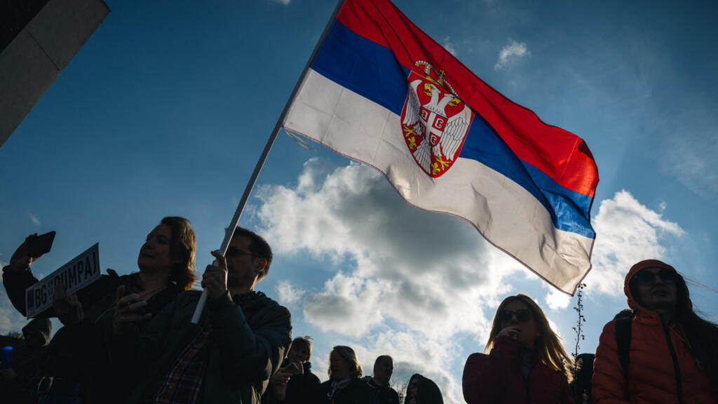 Ultimatumul studentilor sarbi alegeri anticipate sau greva