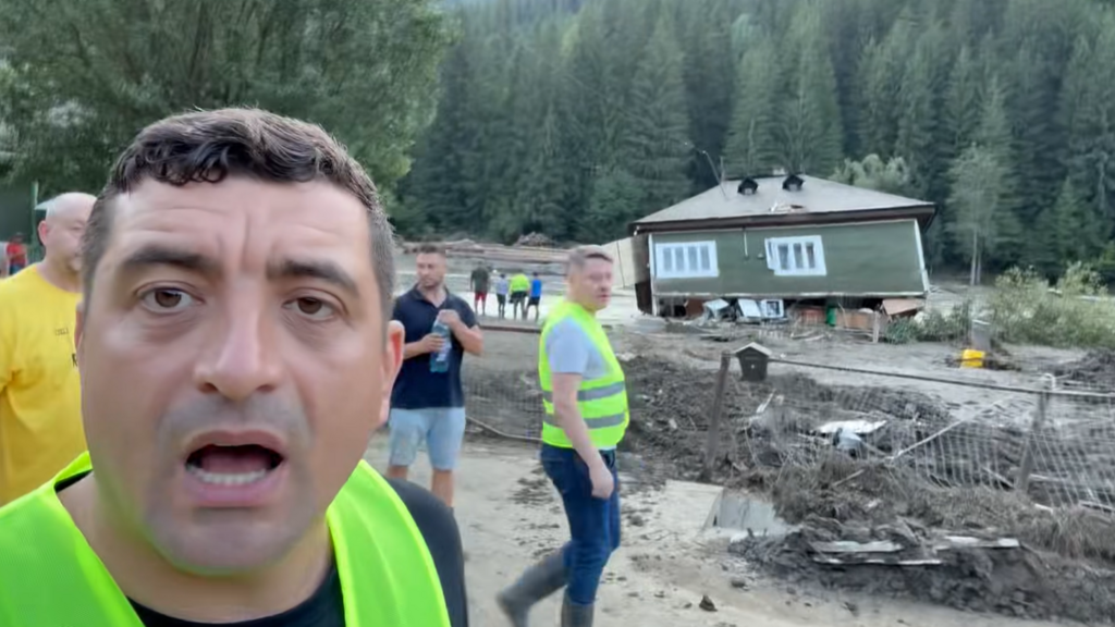 Brostenii suveranisti cu selfie uri ajutoare din Bucuresti si