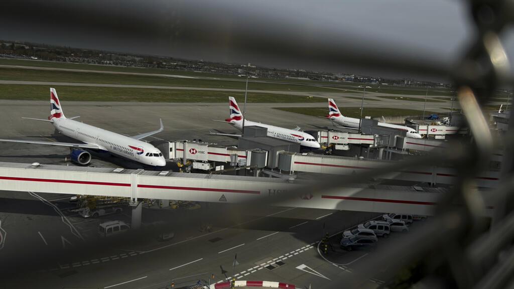Atac cibernetic afecteaza mai multe aeroporturi europene