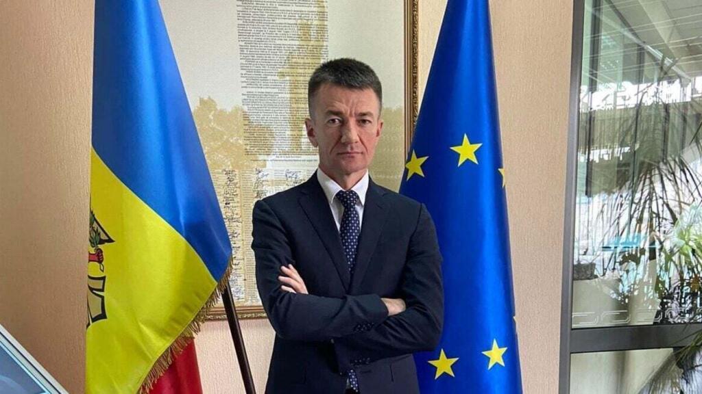 Ofiterul acuzat de tradare era expert invitat la UVT