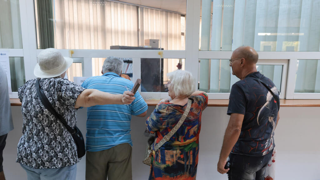 Proiect Amenzi de pana la 20000 lei pentru agresarea functionarilor publici
