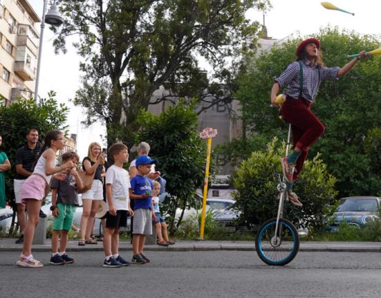 Strazi deschise in weekend pe Calea Victoriei si Calea Grivitei