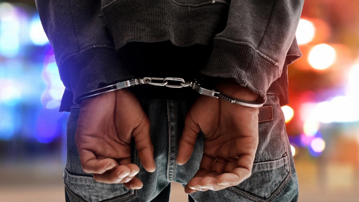 Tanarul de 17 ani arestat pentru amenintari la scoli