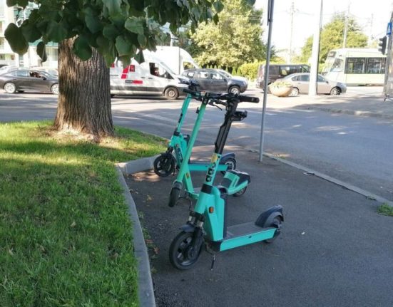 trotinetele electrice ar trebui interzise vs sa reglementam nu sa interzicem